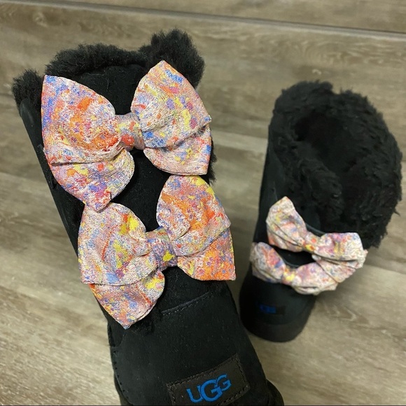 UGG | Bailey Bow Abstract Splatter Boots Black Size 7 NEW - Picture 4 of 10